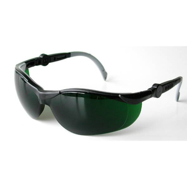 Ett par SVETSGLASÖGON UV-2019 5-DIN med mörkgröna tonade linser och justerbara skalmar, designade för ögonskydd.